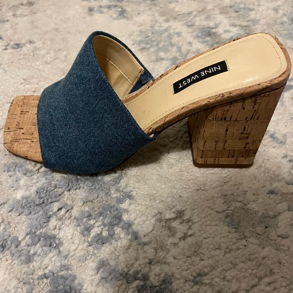 Size 7 Nine West Teice Heeled Slide Sandals Blue Denim - Picture 3 of 3